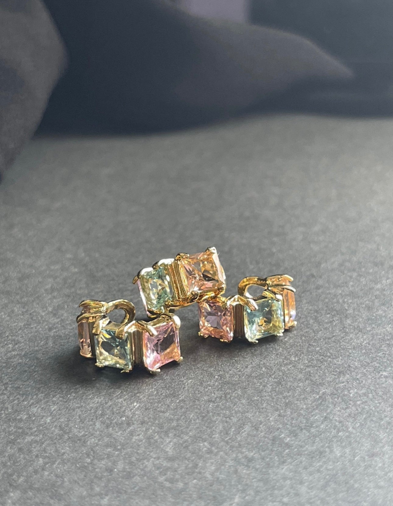 Color crystal earcuff